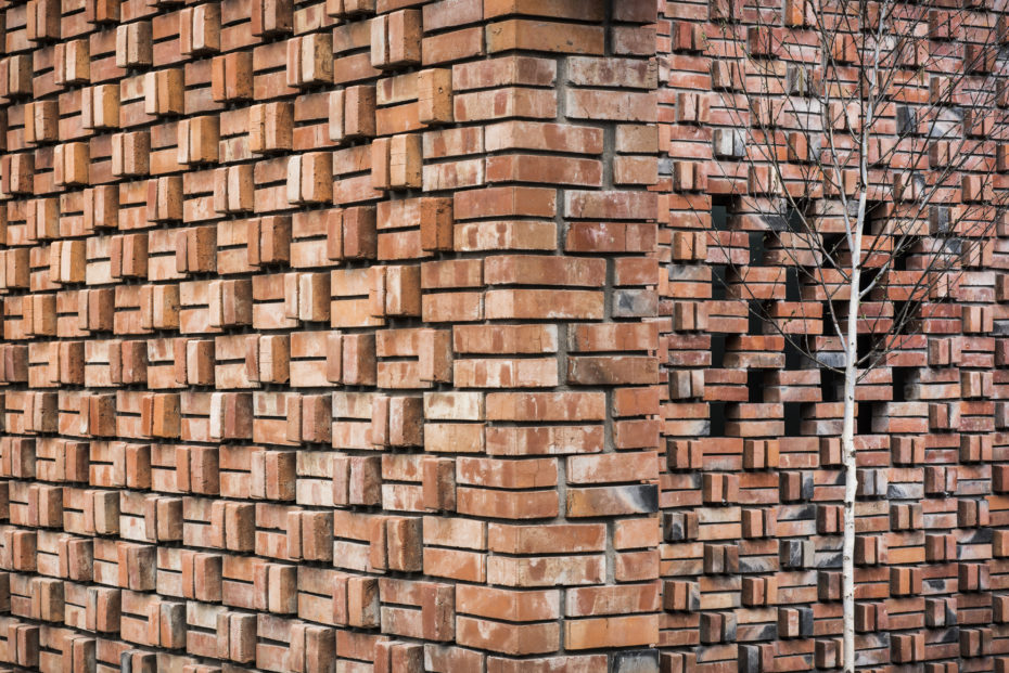 ażurowy nowoczesny układ cegły