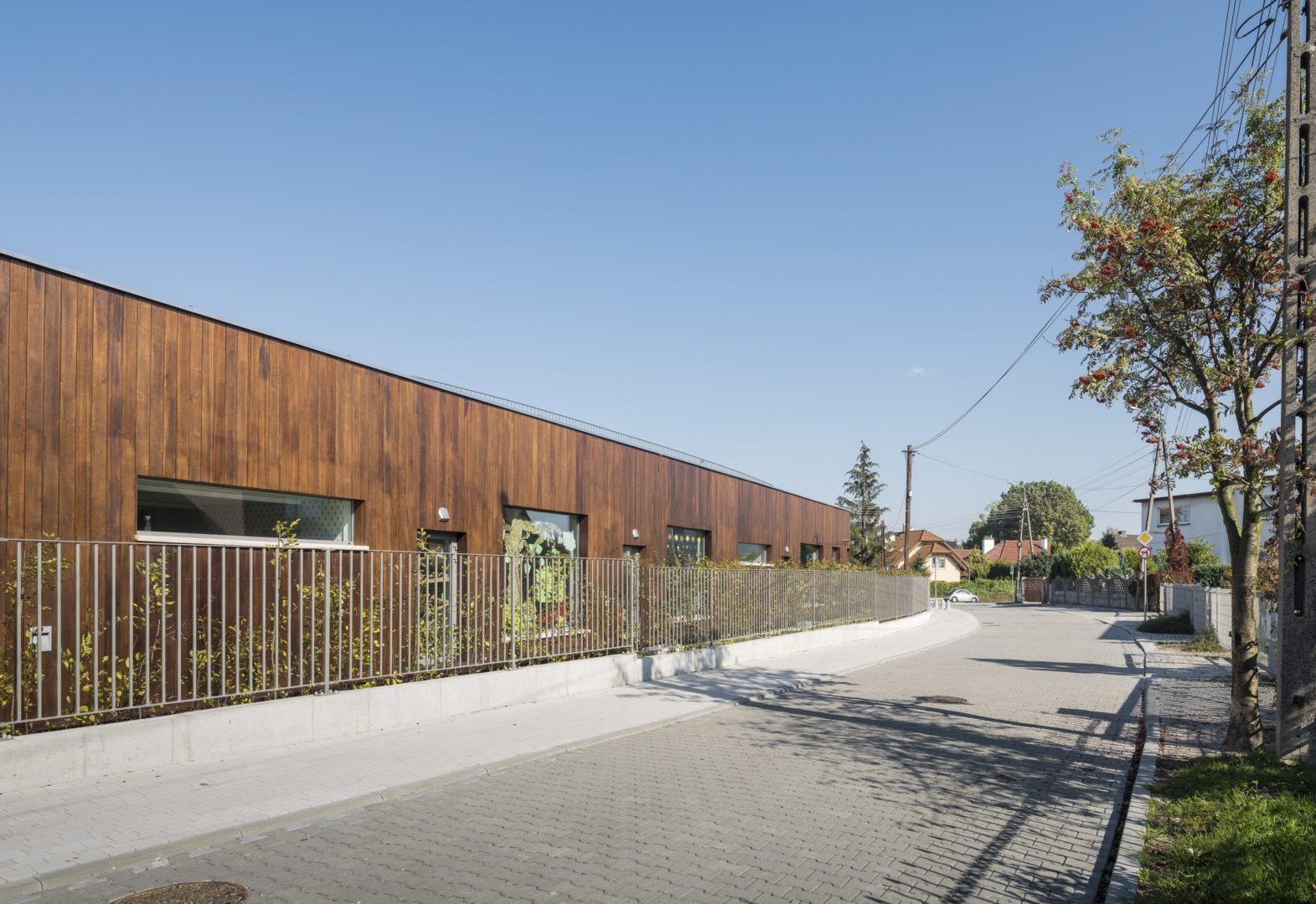 projekt parterowego przedszkola widok z ulicy